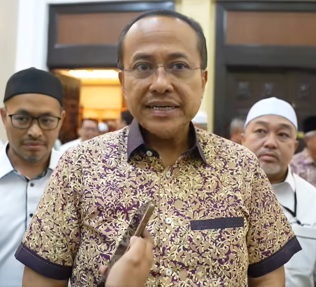 全:已签发/阿末山苏里宣布捍卫副主席党职