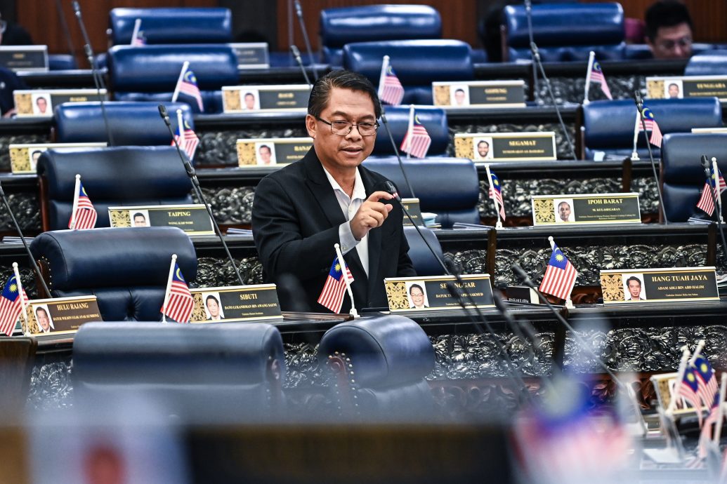 公立大学双轨招生惹议　副部长：额外名额不挤占UPU录取