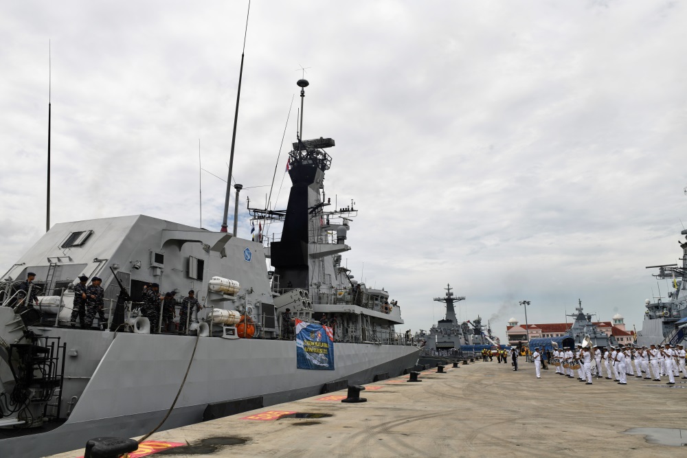 共1600海军参与 10艘东盟国军舰抵槟