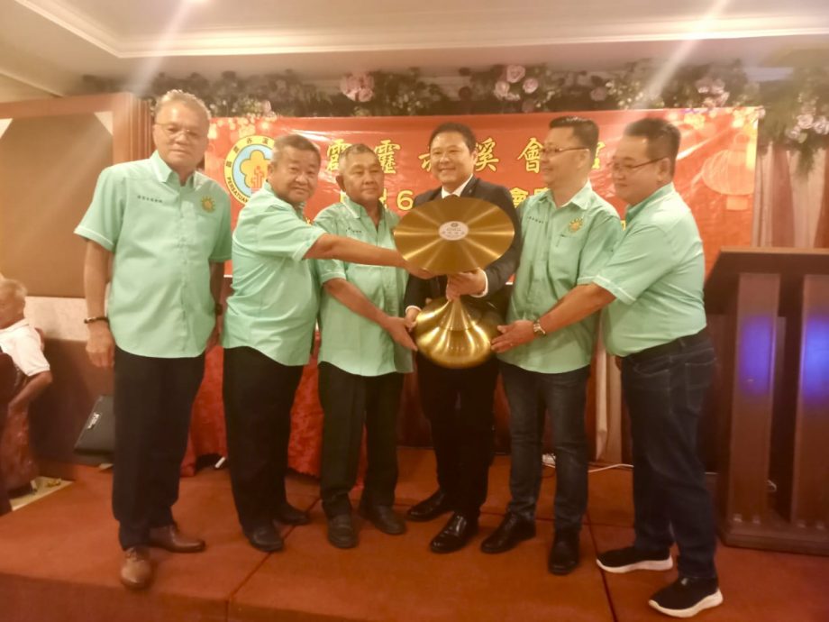 冯意恒:勿因个别“倒挂国旗”事件 否定华团爱国精神