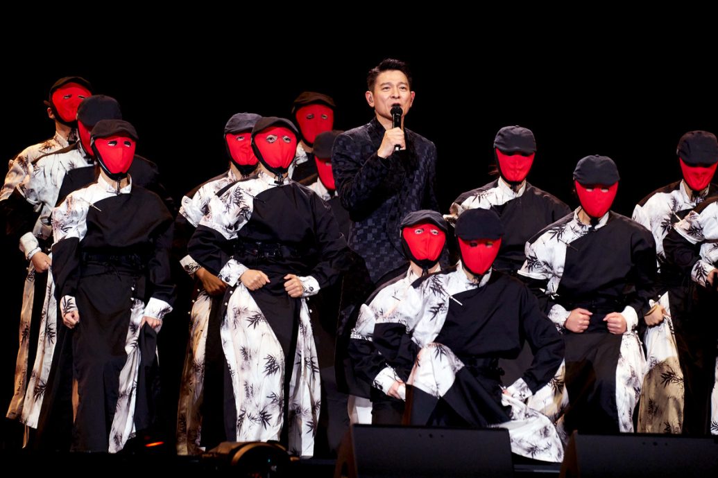 刘德华“华仔天地”专属演唱会   两大美人关之琳李嘉欣捧场