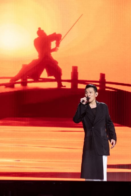 刘德华“华仔天地”专属演唱会   两大美人关之琳李嘉欣捧场