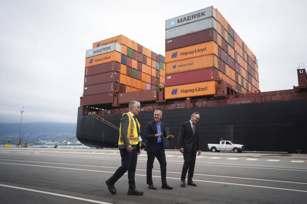 加官员：特朗普、卡尼将进行通话 “降关税”仍有戏  