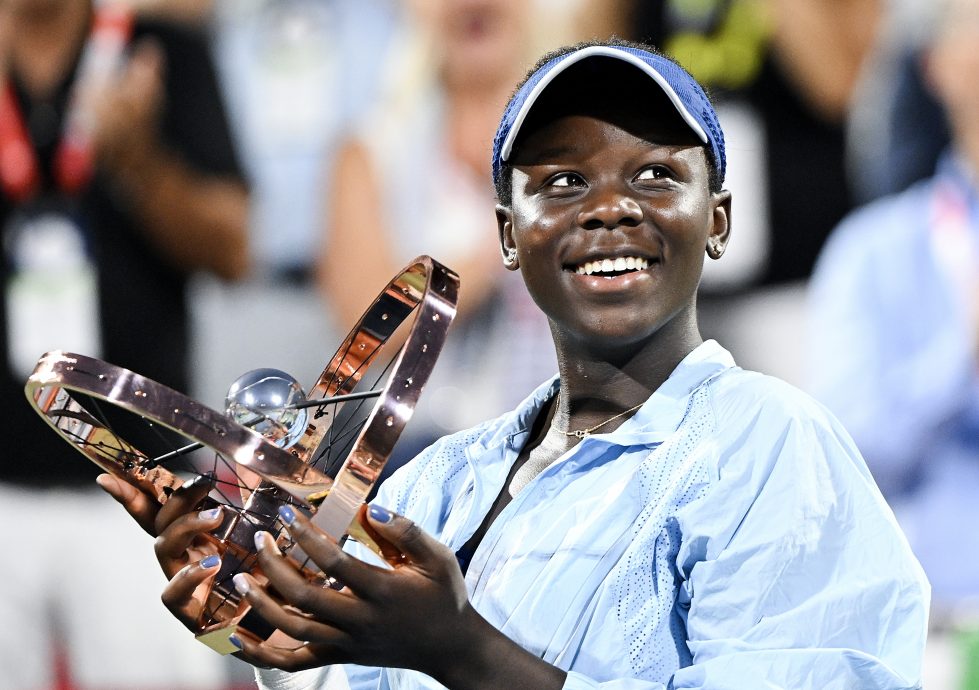 加拿大网球赛| 决赛逆转大坂直美  姆博科黑马姿态封后