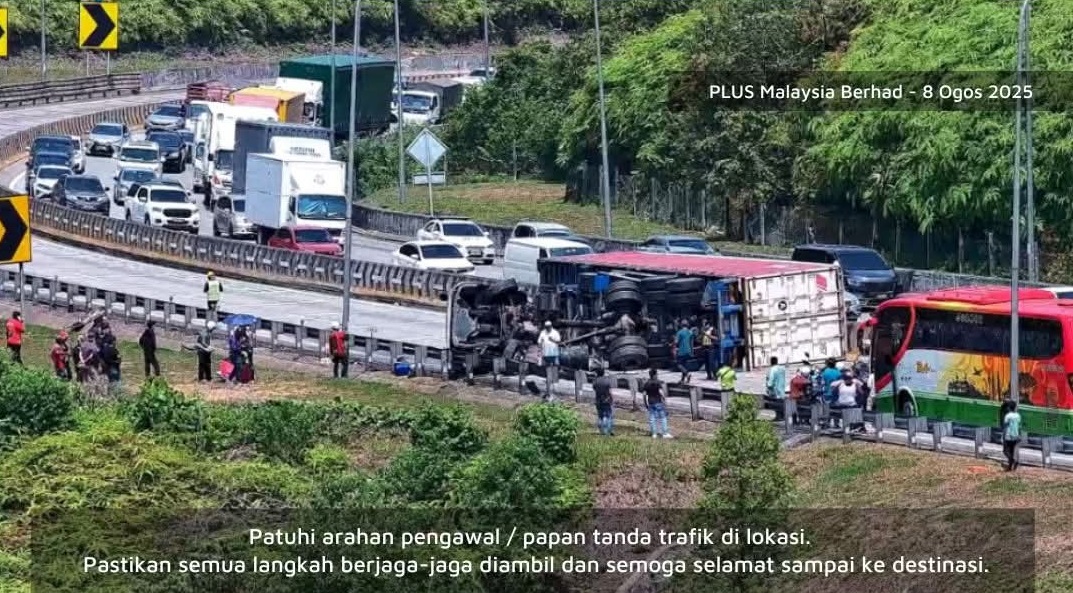 南北大道拖格罗里翻覆 美诺拉隧道北上路段瘫痪
