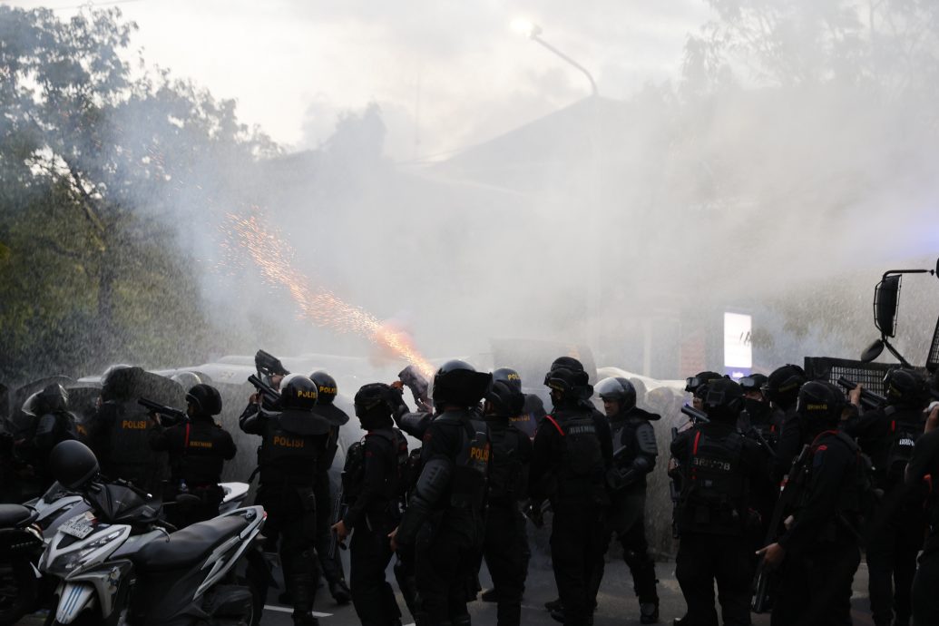 印尼抗议升级 多国使馆发旅行警告