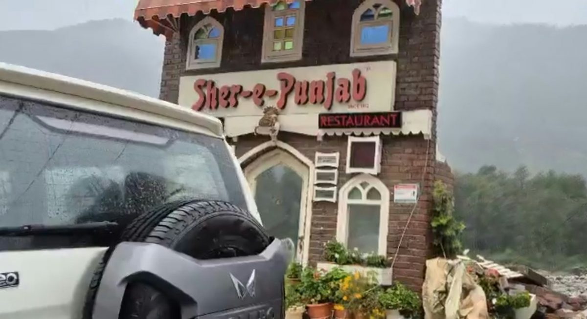 印度暴雨成灾逾30死　知名餐厅遭冲毁只剩一面墙2