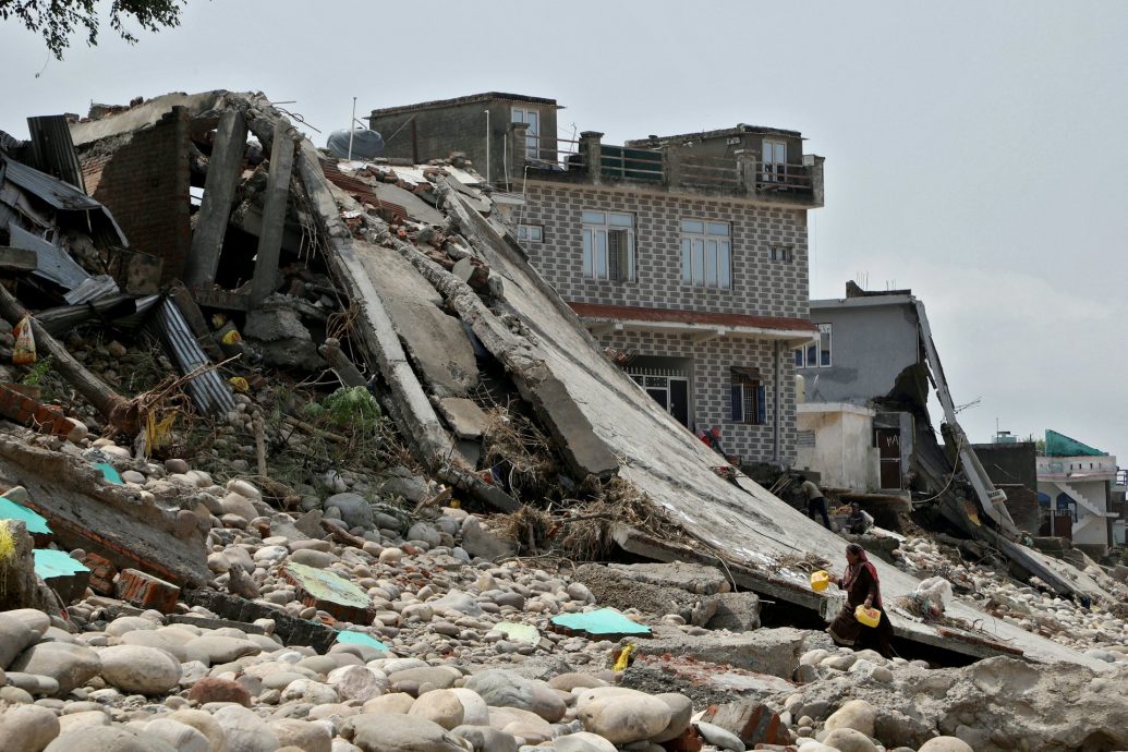印度暴雨成灾逾30死　知名餐厅遭冲毁只剩一面墙2