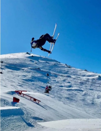 **即时体育**称因“人为事故” 谷爱凌意外受伤