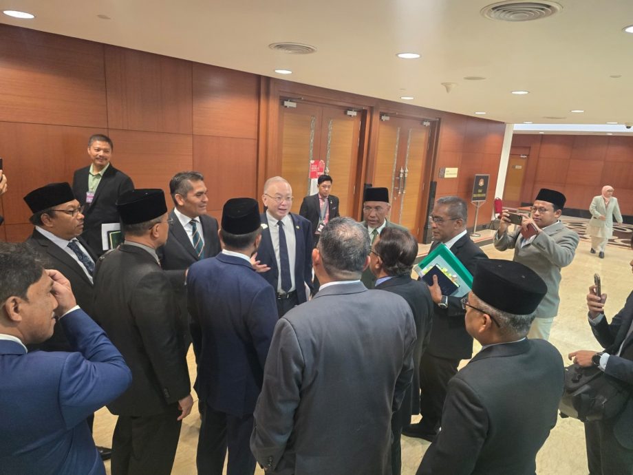 即时国会∕魏家祥揶揄倪可敏“铁了心”呈城市翻新法二读 “能不能如愿以偿?拭目以待”