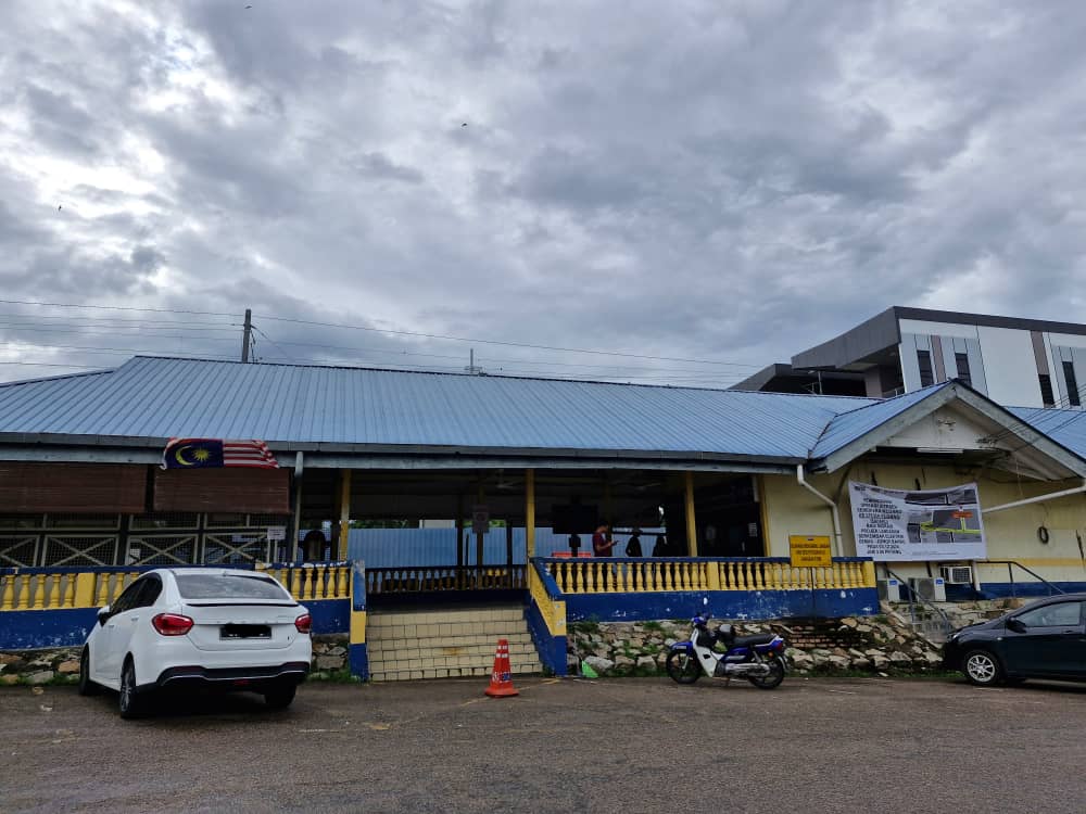 **即时国内**国：元首亲驾首列车  双轨火车823驶入居銮 