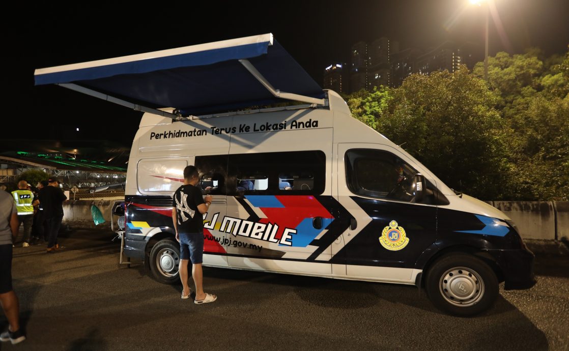 **即时国内**：全国：VEP正式上路 | 临检现场设服务窗口  助车主解“疑难杂症”