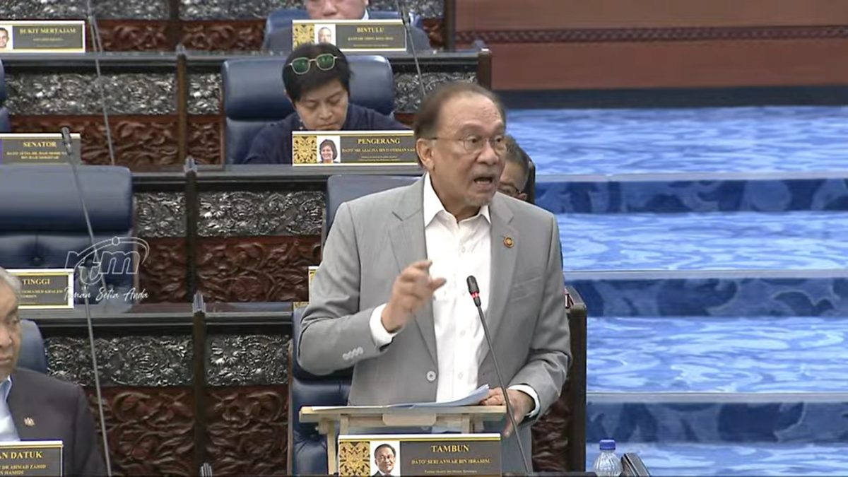 反对党不提执政州属调高水费 安华:只会炮轰我们