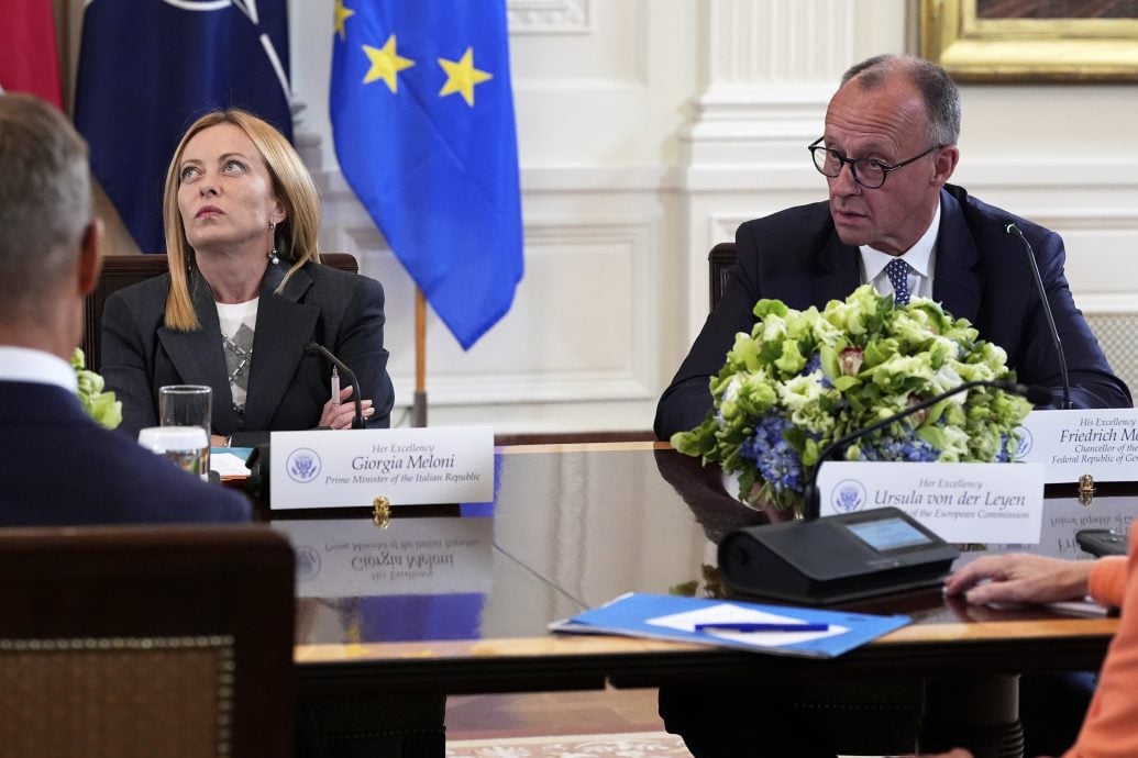 受不了德总理对特朗普说教 意大利总理翻白眼抢镜