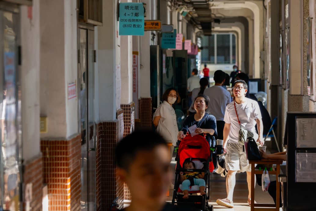 台七蓝委罢免投票:不同意皆暂时领先 重启核三公投:同意票暂时领先