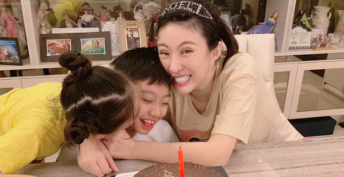 台女艺人流产10次才当妈 15岁罕病儿睡梦中离世