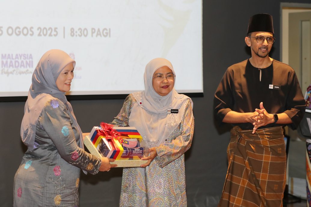 吁国人积极挂旗 祖丽娜:现已发布正确悬挂国旗的指导