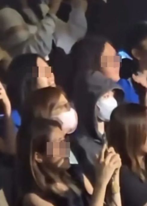 吕爵安个唱圆满结束 林明祯打扮密实陪“爵妈”看秀