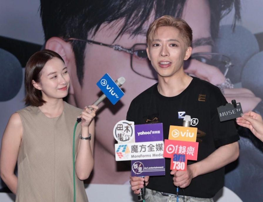 吕爵安个唱圆满结束 林明祯打扮密实陪“爵妈”看秀