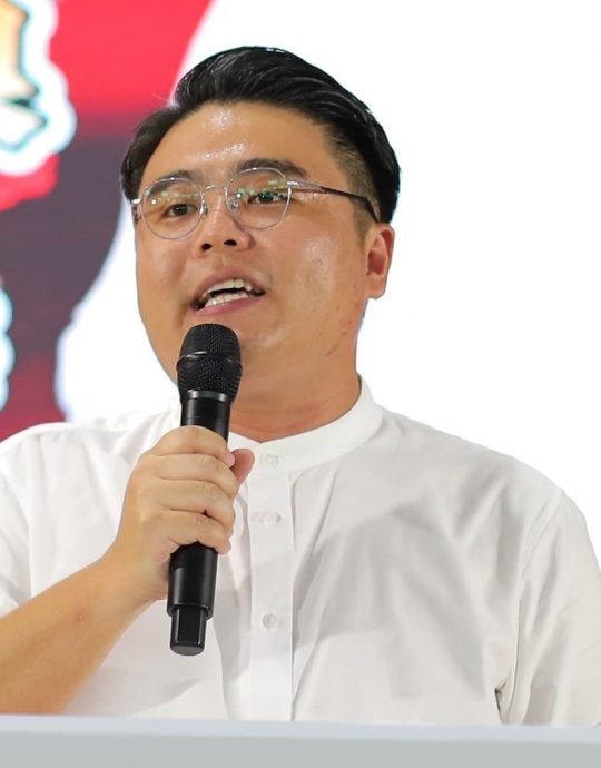 吴家良：阿克马双标 是最会炒作的“国盟青年团长”