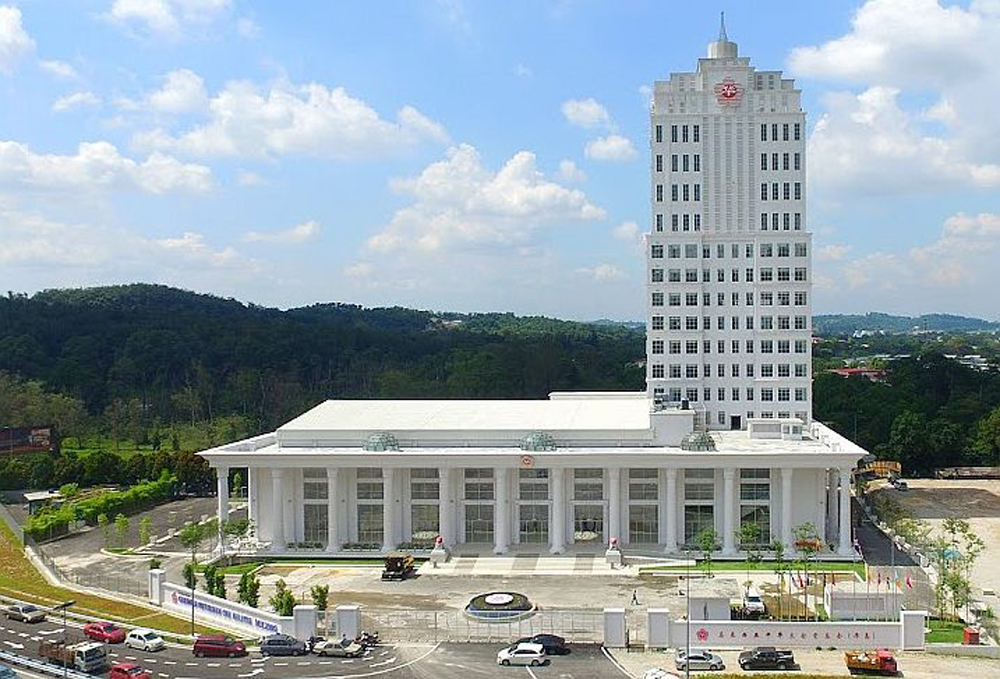 吴添泉宣布华总大厦入伙准证“到手”