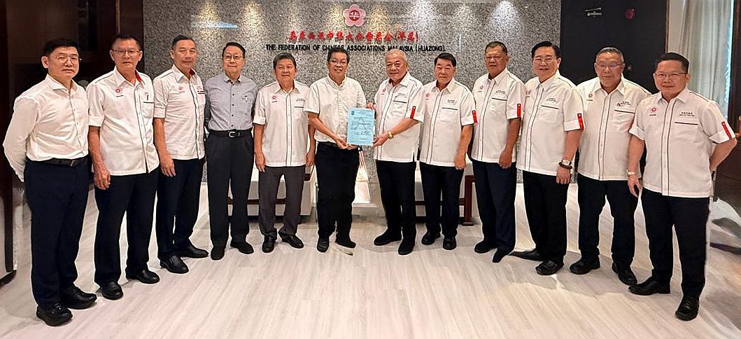 吴添泉宣布华总大厦入伙准证“到手”