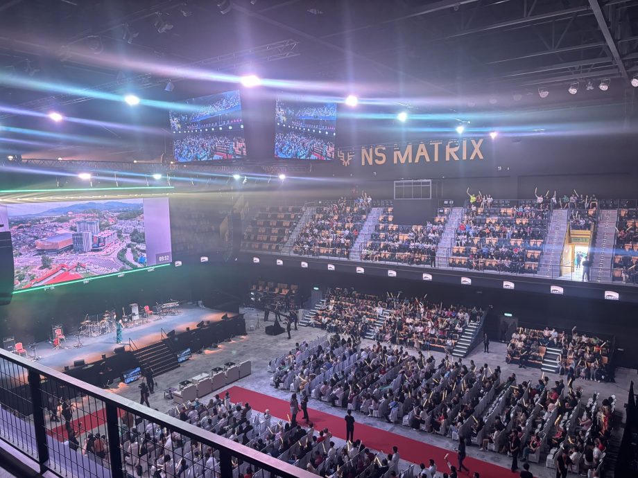 哈林篮球队再度来马了  8月15日花城炫技