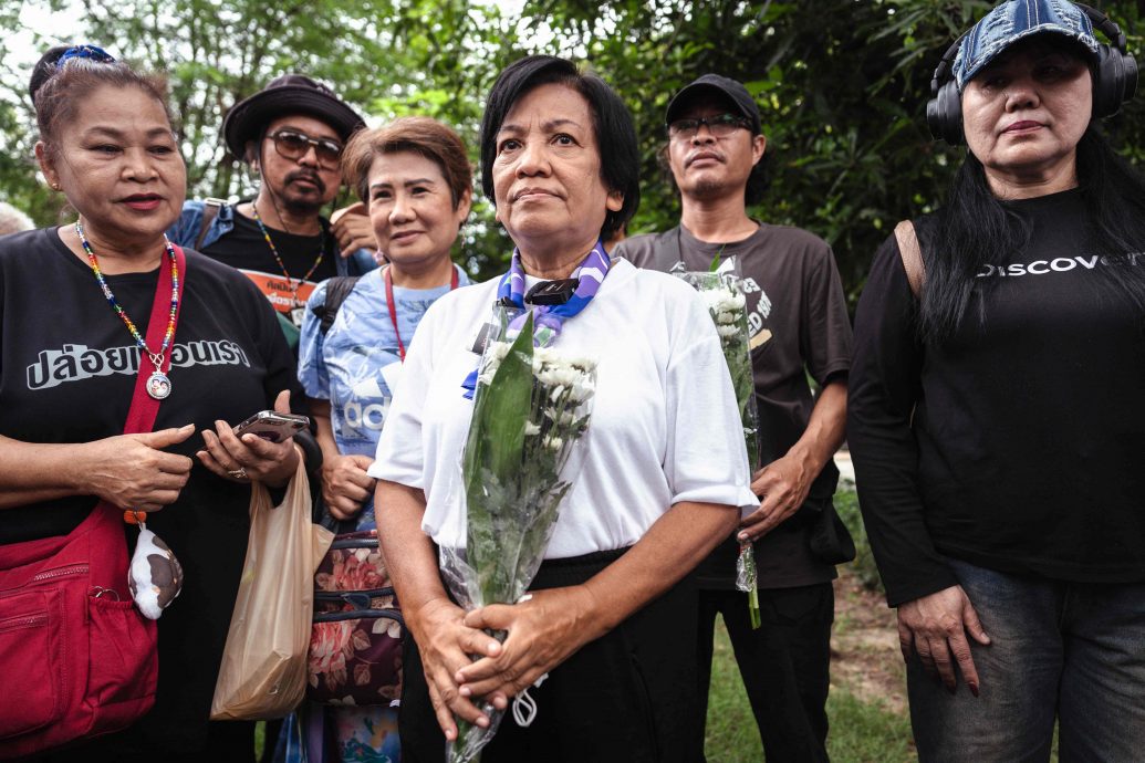 因冒犯君主罪判监43年 泰妇女获赦出狱