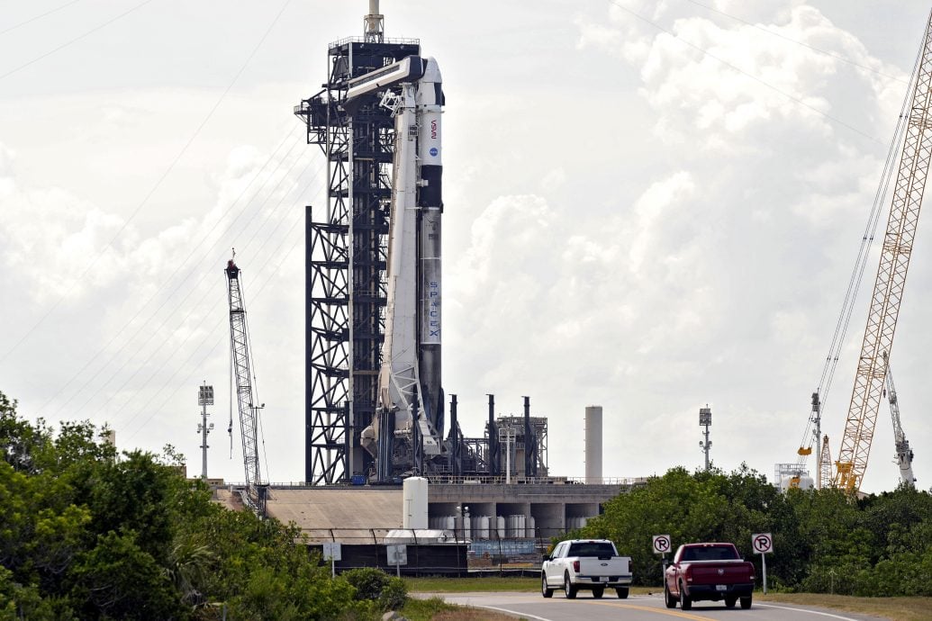 因天气原因 SpaceX升空前67秒取消火箭发射