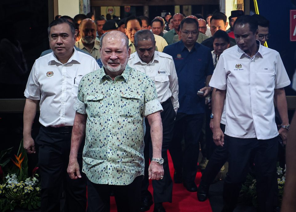 国家元首为ETS3列车主持开幕 亲自驾驶至居銮