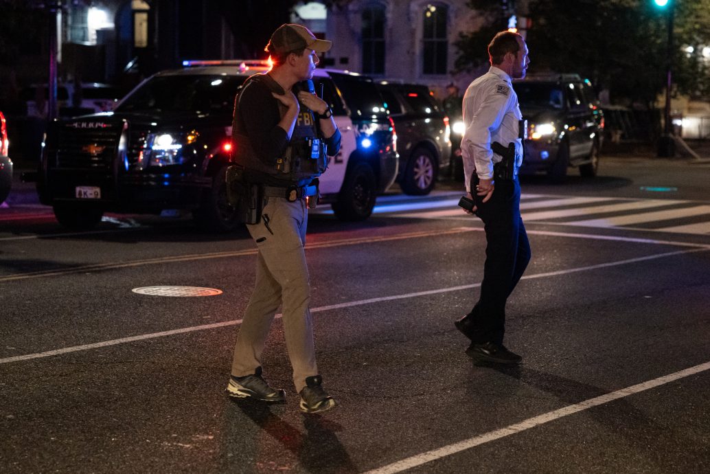 国民兵进驻华府　特朗普视察军警指挥中心