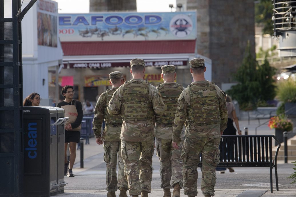 国民兵进驻华府 特朗普预告将与军警夜巡街头