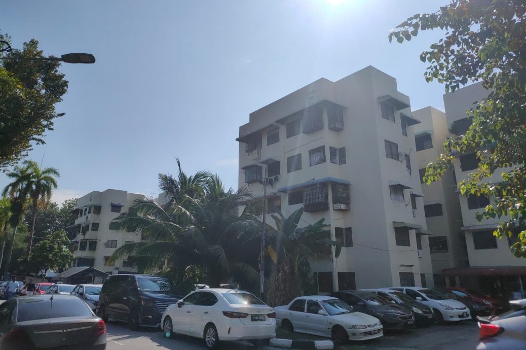 国盟反对城市翻新法案 曹观友：你要住400平方尺老屋多一个50年？