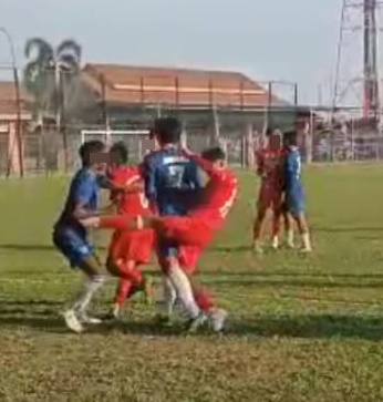 在安顺足球赛殴斗滋事 警捕7男包括球员助查