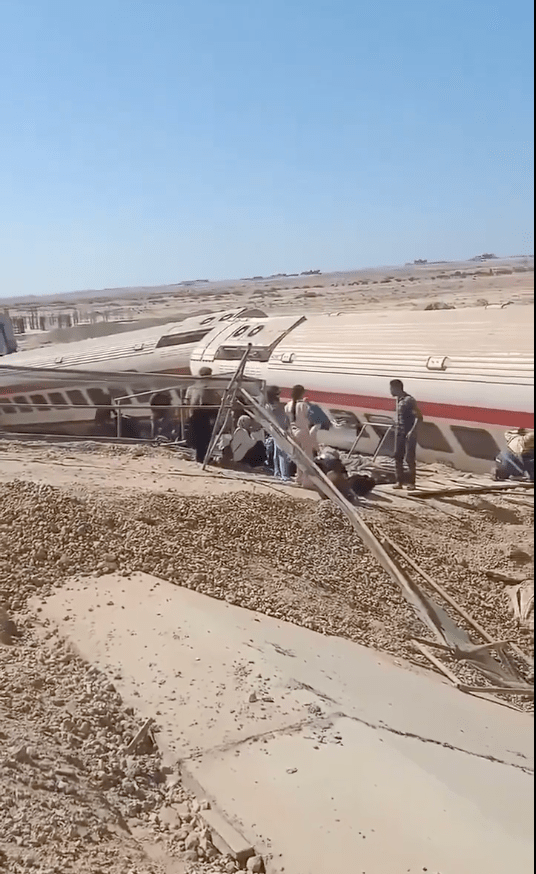 埃及列车出轨酿3死逾百伤 当局展开调查