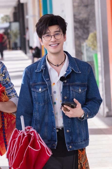 复出直播认已生产 叶珂自揭分手黄晓明内幕