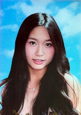 大三女坠楼亡|近百亲友出席送别·何恩霓双亲泣别爱女