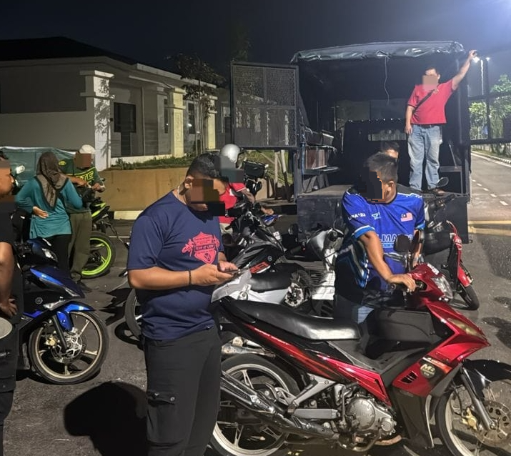 (大北马)摩托骑士晚间引噪音,警方拉队开67罚单