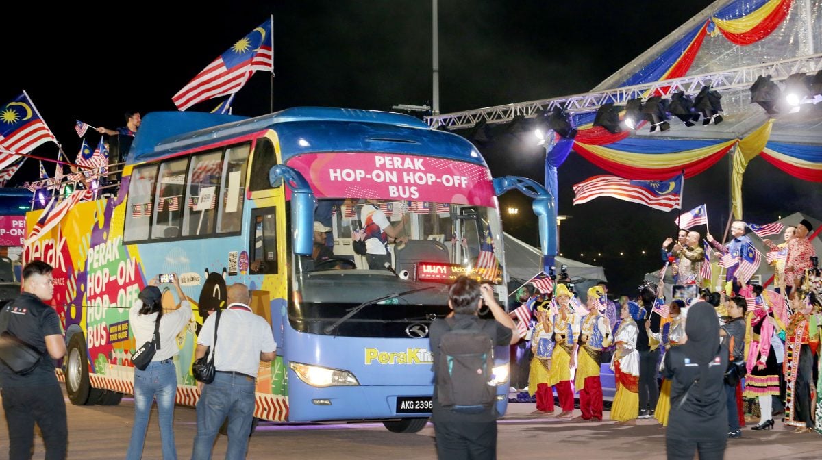 大臣:尊重国旗无关肤色党派 若悬挂有误便携手纠正