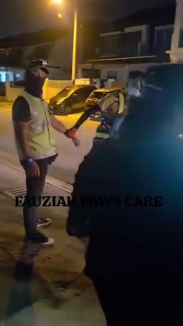 大都会-士拉央市议会捉狗与民起口角/2图