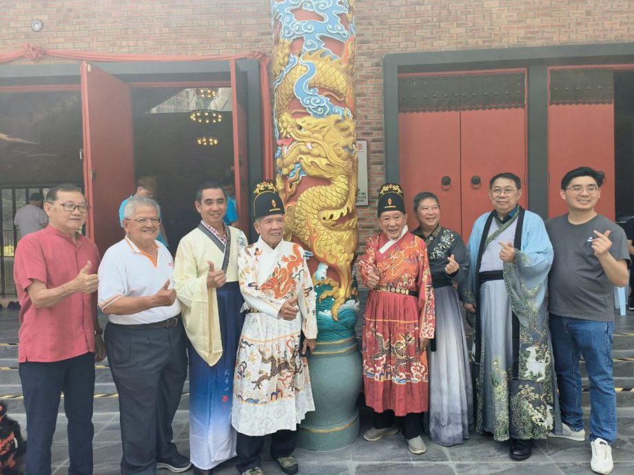 大都会-马来西亚龙母庙举行常年会员大会和为4根金龙柱进行揭幕仪式 /4图