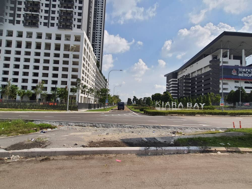 大都会-mrr2往甲洞路口关闭1年乱象不见 余保凭促当局正视解决/6图