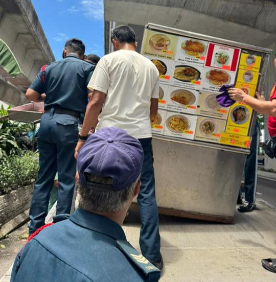 大都会/DBKL取缔“劳板”非法饮食摊位