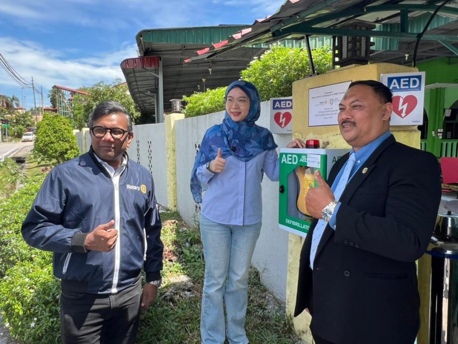 大都会/可做头/嘉玛莉亚见证扶轮社移交AED给清真寺