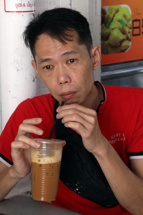 大都会/封面主文/跟进装摄像头摩托车巡逻队拍停车情况