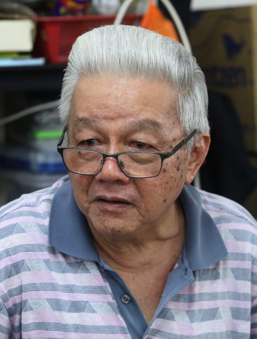 大都会/封面/走访商业区张挂国旗情况