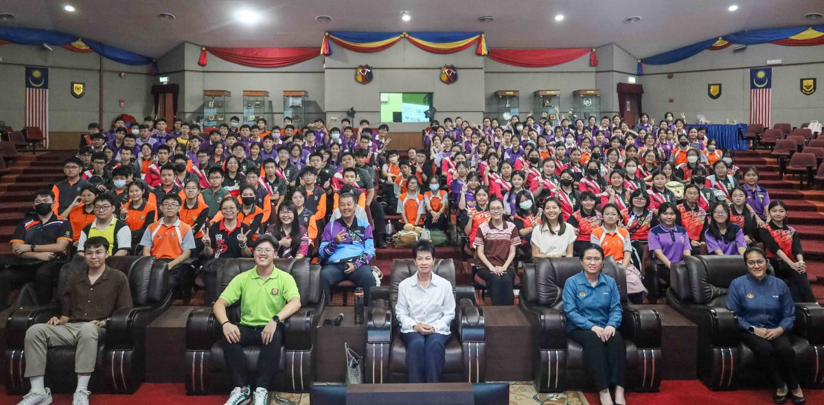 大都会/早报头/乌雪国中华文科师资不足引关注/4图