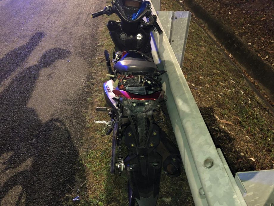 大都会/送货骑士凌晨施援翻跌大道少年,双双遭撞后逃一死一重伤