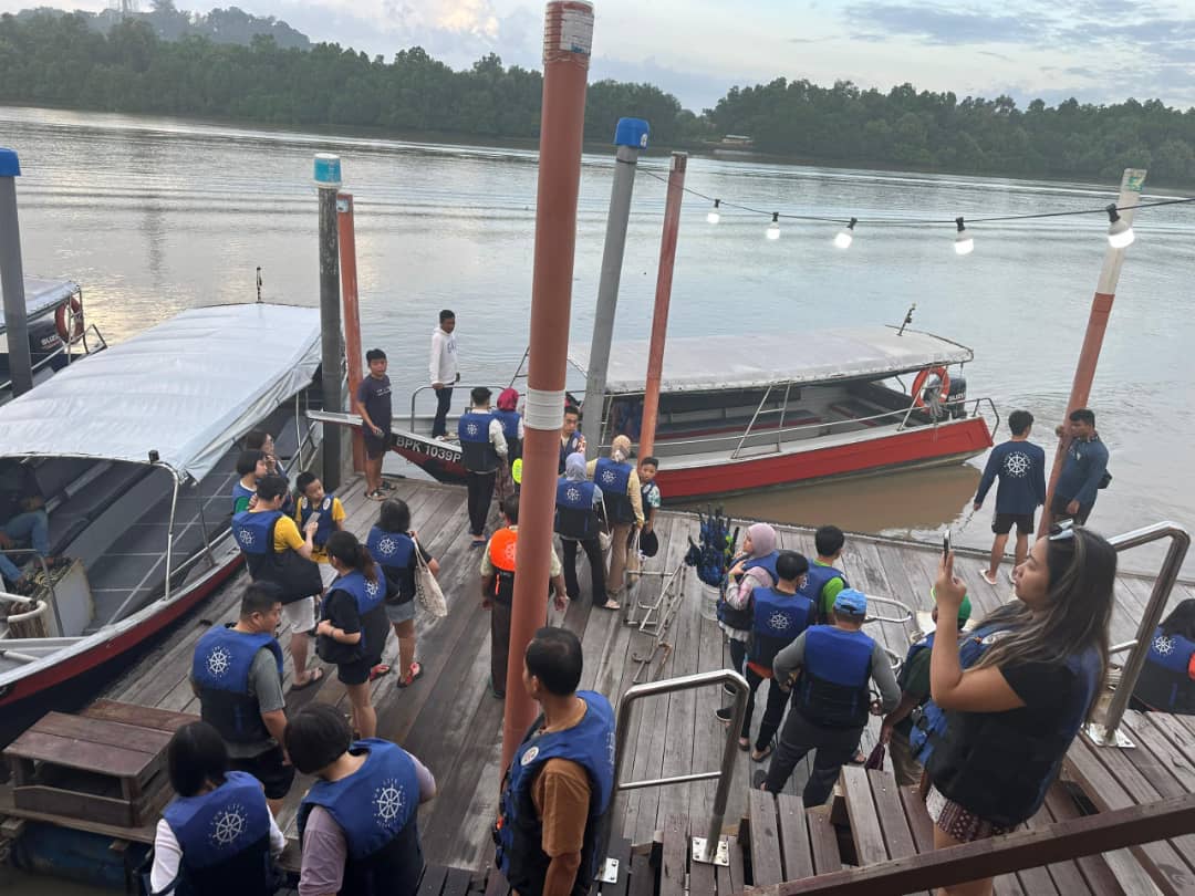 大都会(封面主文)/瓜雪天空之镜人潮不复当年?高峰时期有近千船到如今20多船