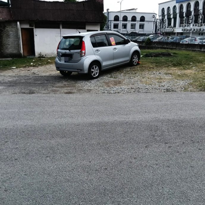 大都会(版2头)/加影巴刹周围没有画上停车格的空位不要停车